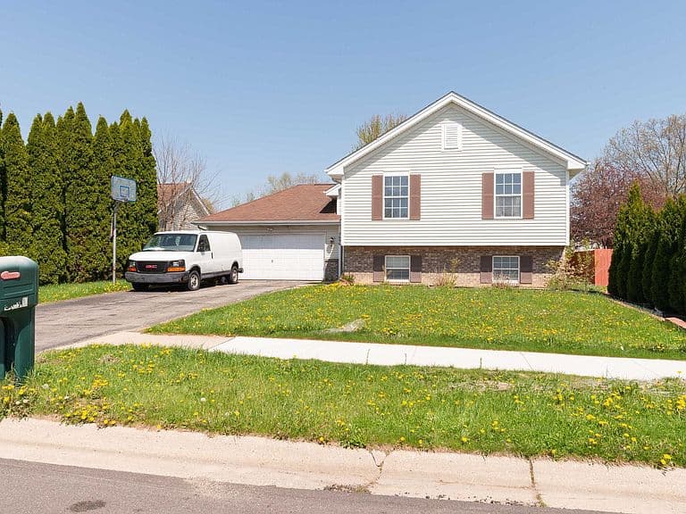 Listing photo 5