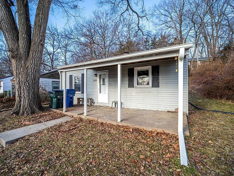 Listing photo 3