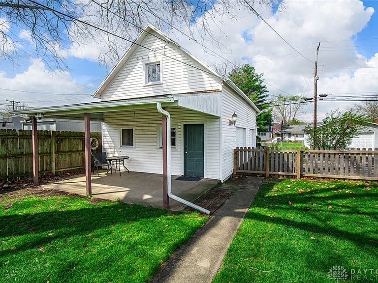 Listing photo 5