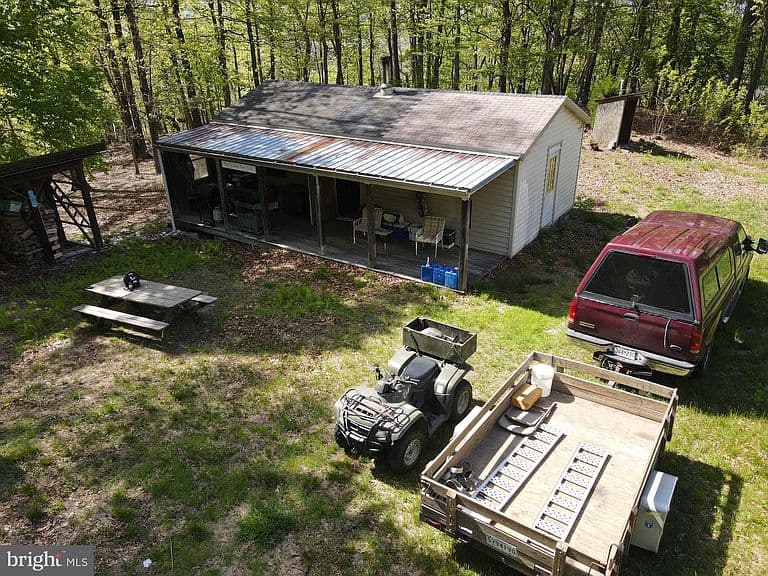 Listing photo 4