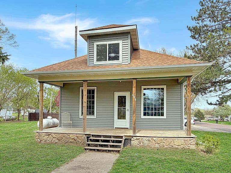 Listing photo 2