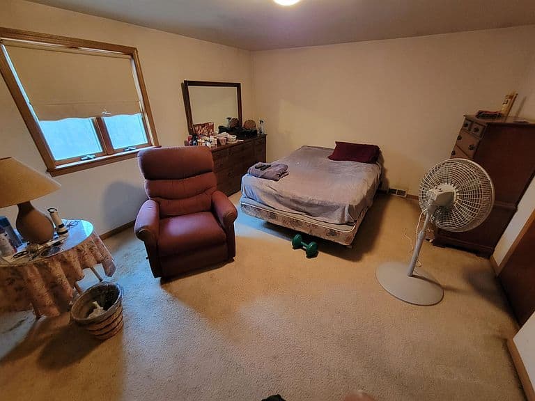 Listing photo 5