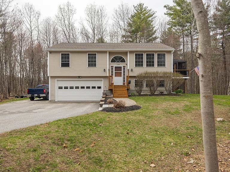 Listing photo 2