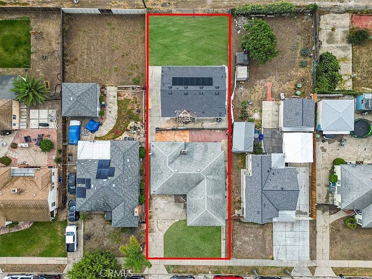 Listing photo 3