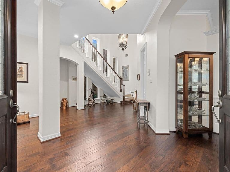 Listing photo 3