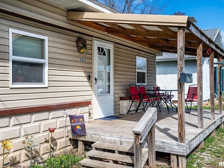 Listing photo 4