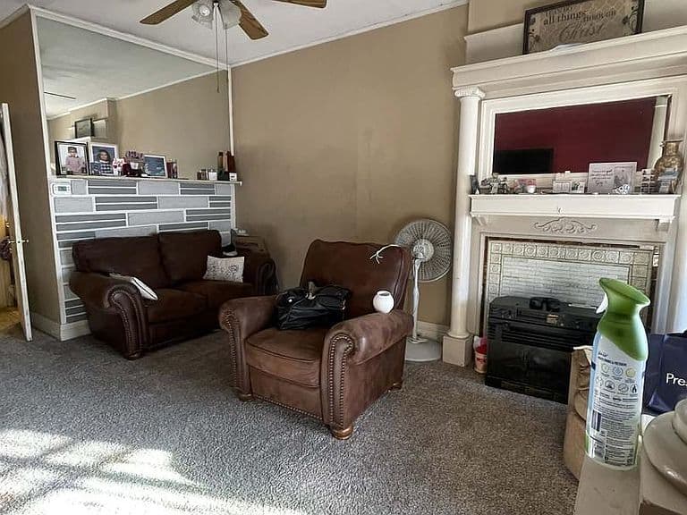 Listing photo 2