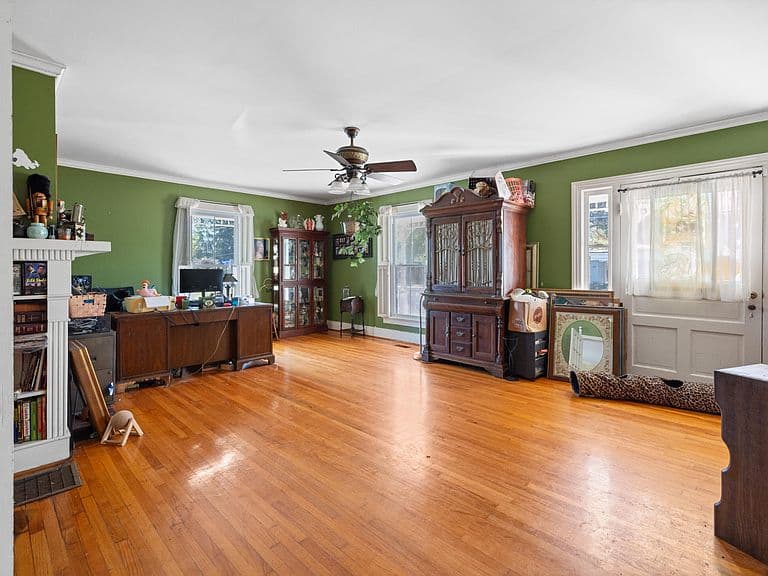 Listing photo 4