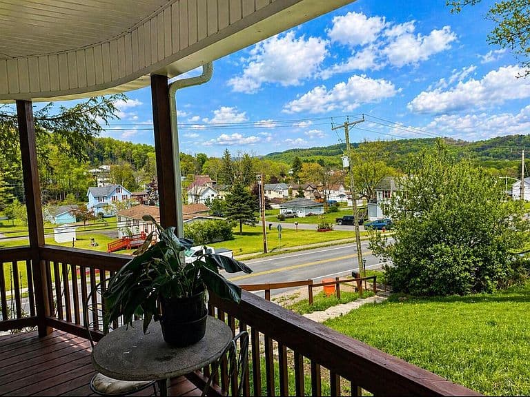 Listing photo 5
