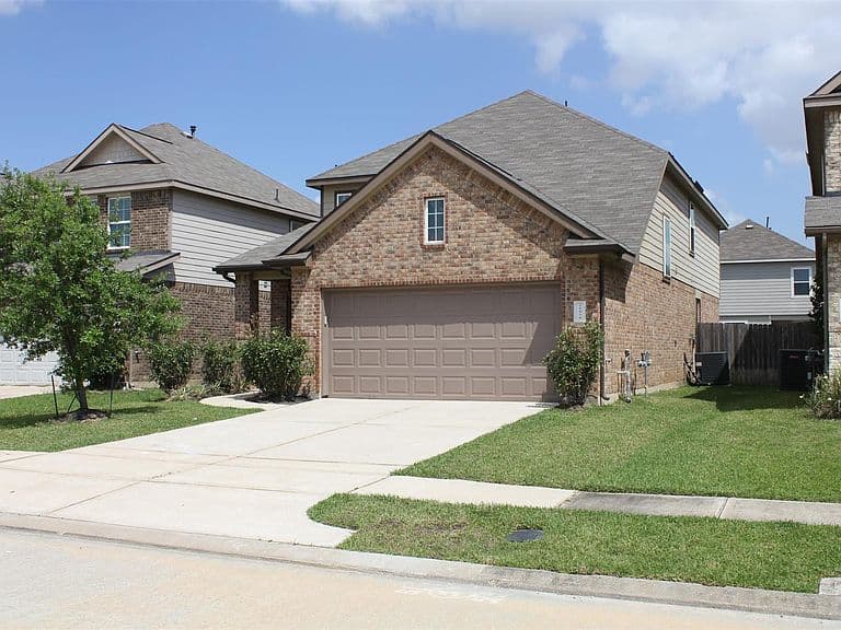 Listing photo 3