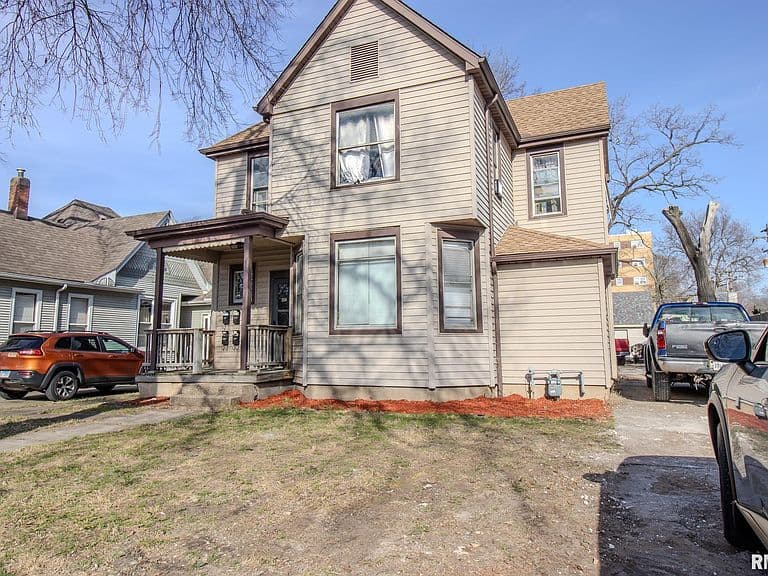 Listing photo 2