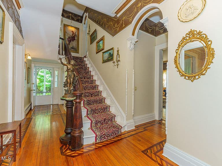 Listing photo 5