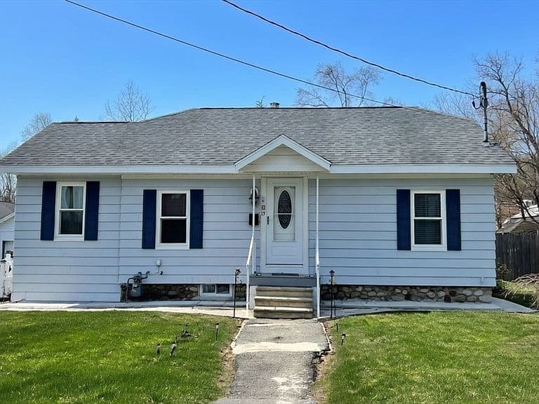 Listing photo 2