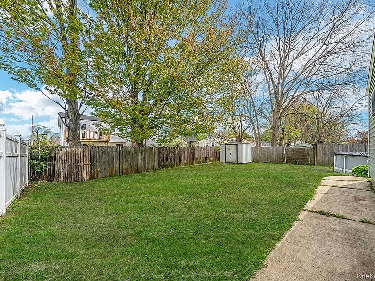 Listing photo 4