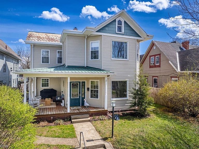 Listing photo 2