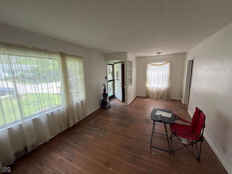 Listing photo 5