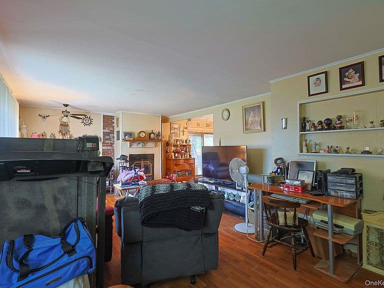 Listing photo 5