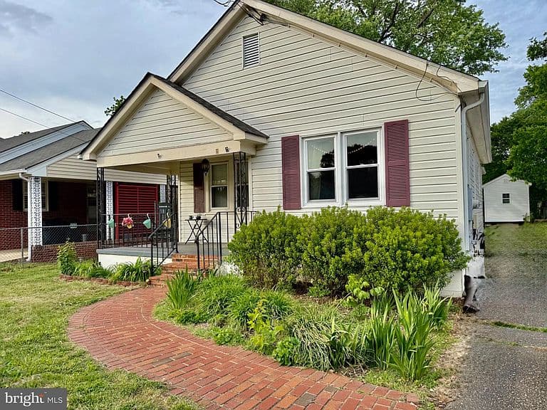 Listing photo 3