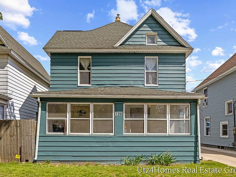Listing photo 2