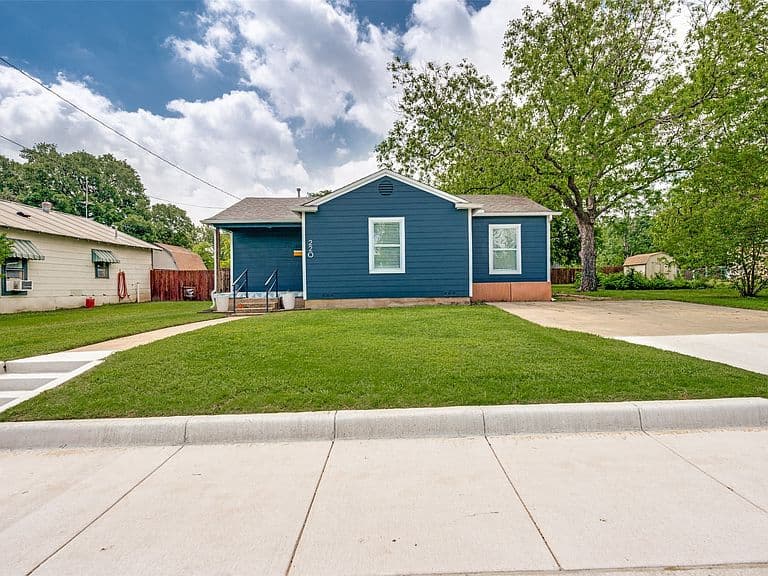 Listing photo 3