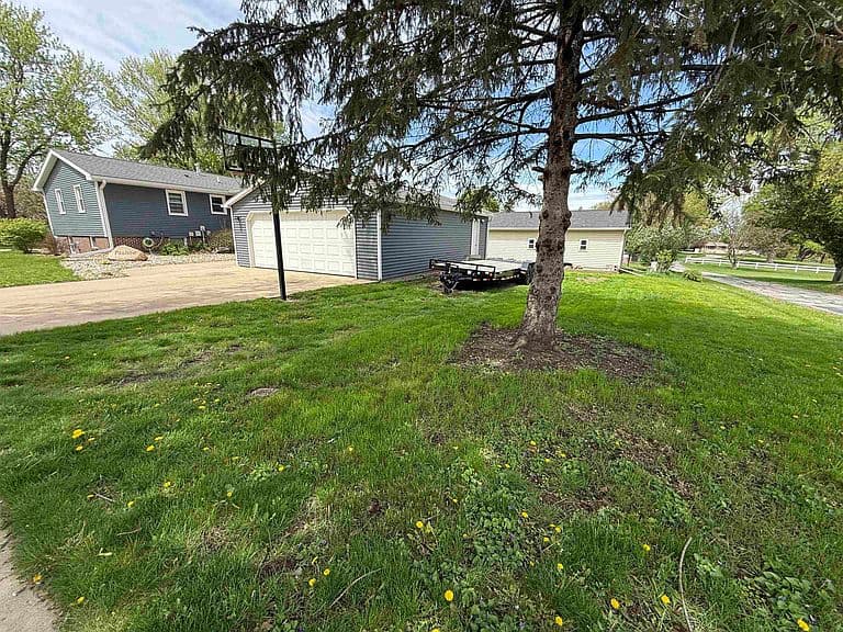 Listing photo 4