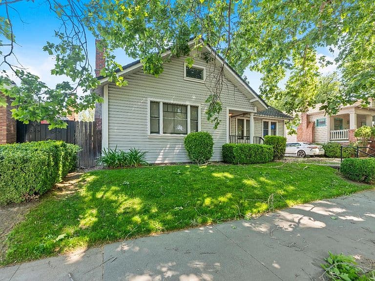 Listing photo 3