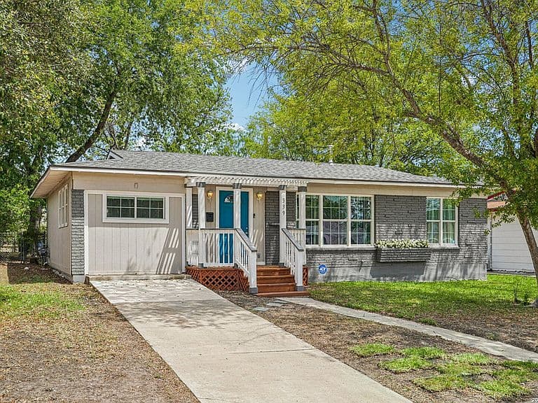 Listing photo 4