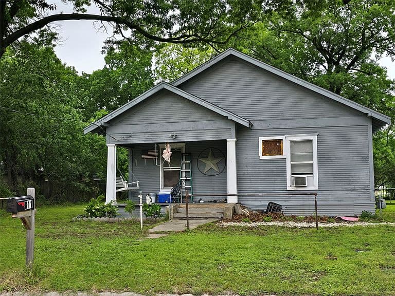 Listing photo 2