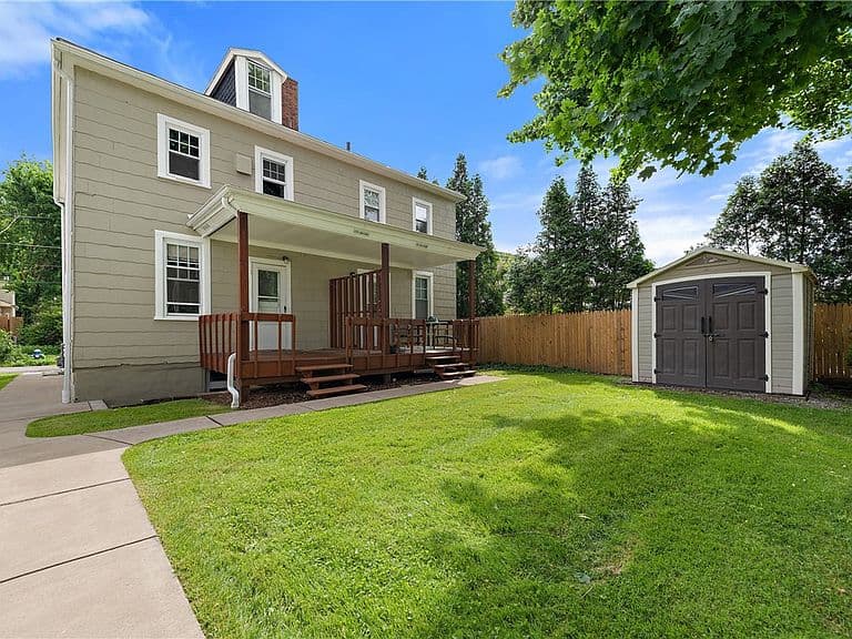 Listing photo 4