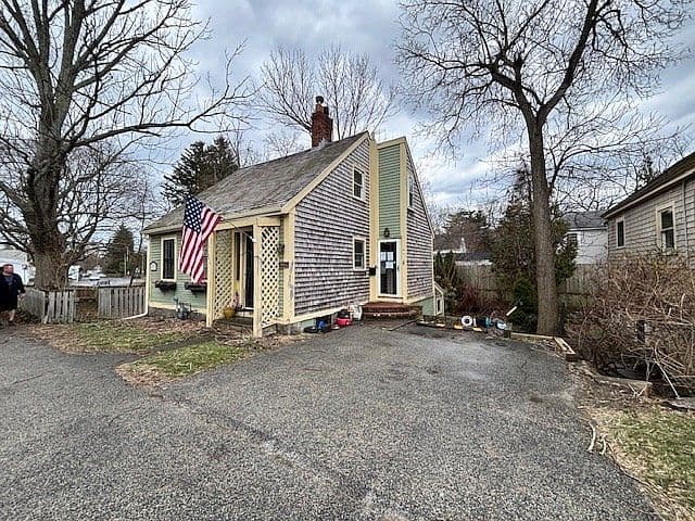 Listing photo 3