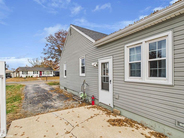 Listing photo 4