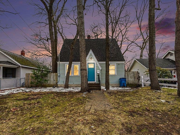 Listing photo 2