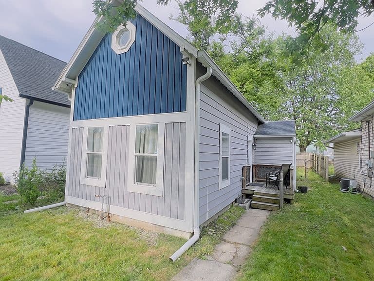 Listing photo 2