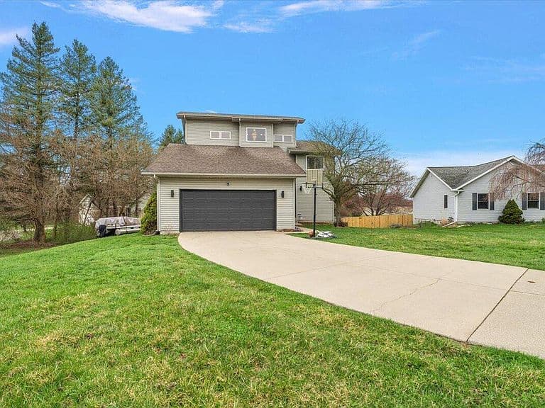 Listing photo 4
