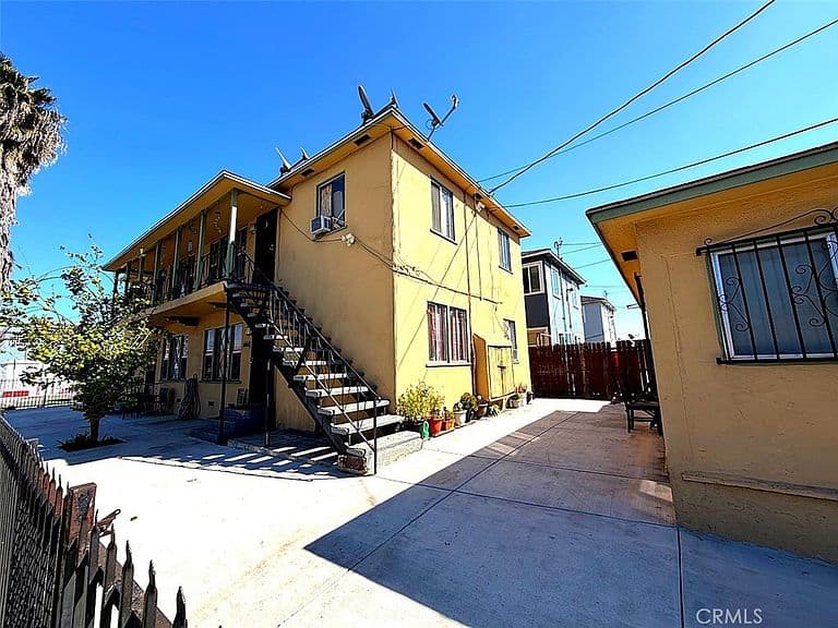 Listing photo 4