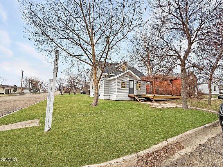 Listing photo 3