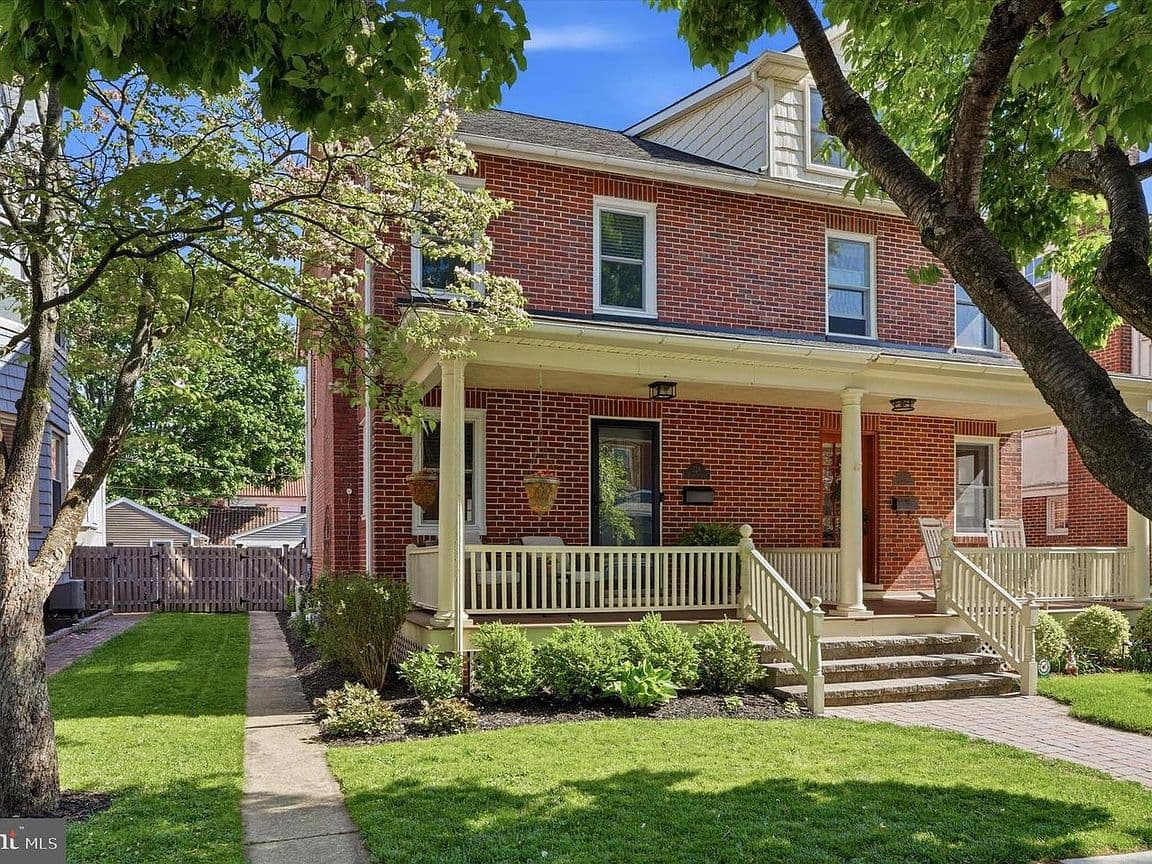 Primary listing photo