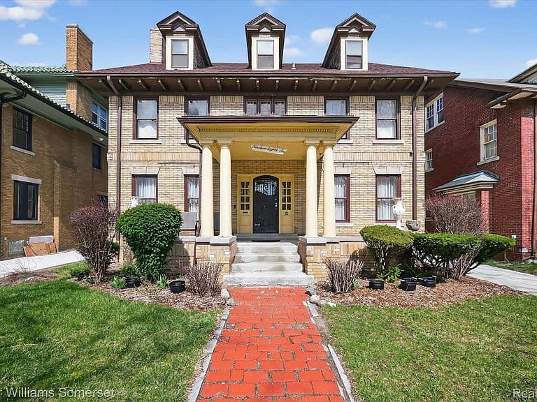 Listing photo 4