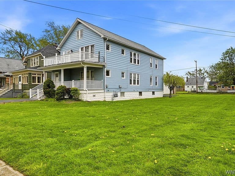 Listing photo 2