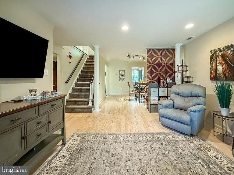 Listing photo 4