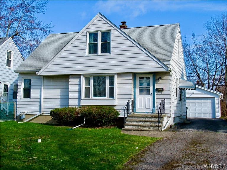 Listing photo 2