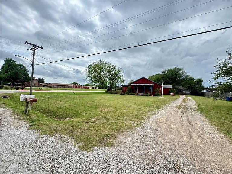 Listing photo 3