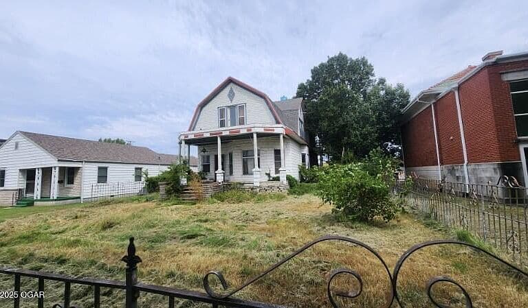 Listing photo 3
