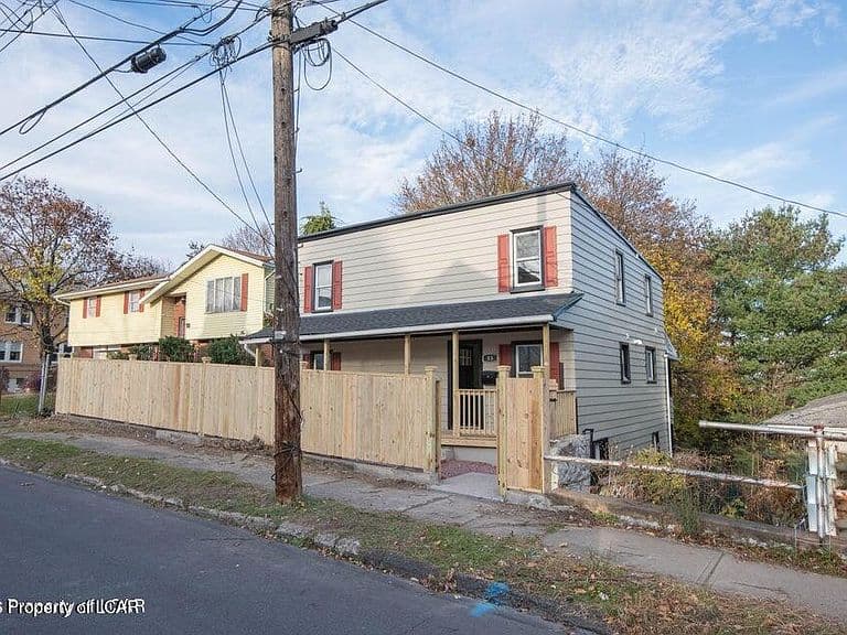 Listing photo 4