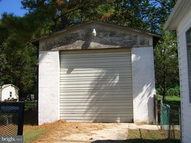Listing photo 5