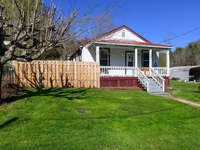 Listing photo 5