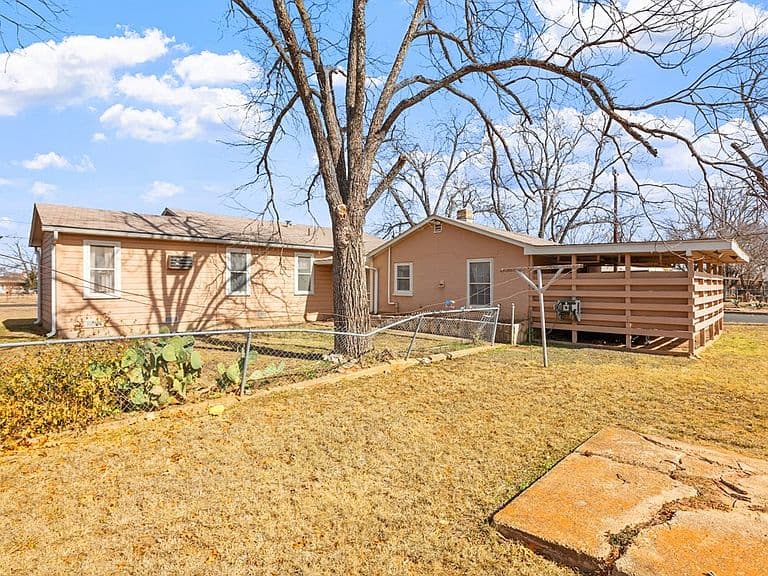 Listing photo 4