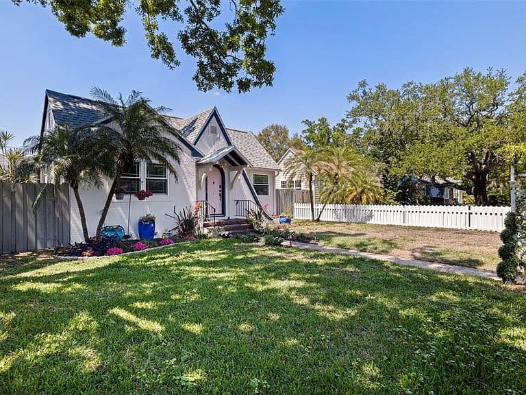 Listing photo 2