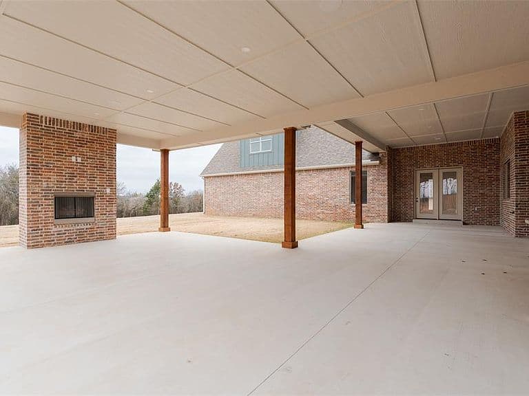 Listing photo 5