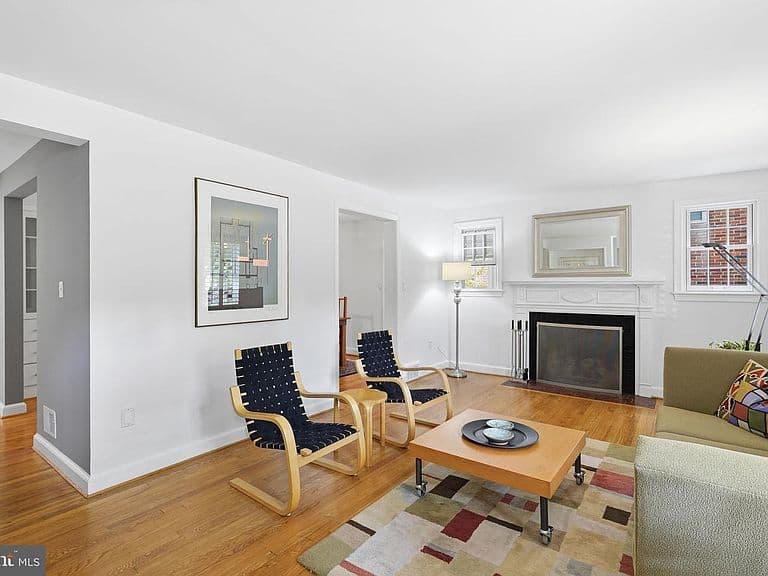 Listing photo 4